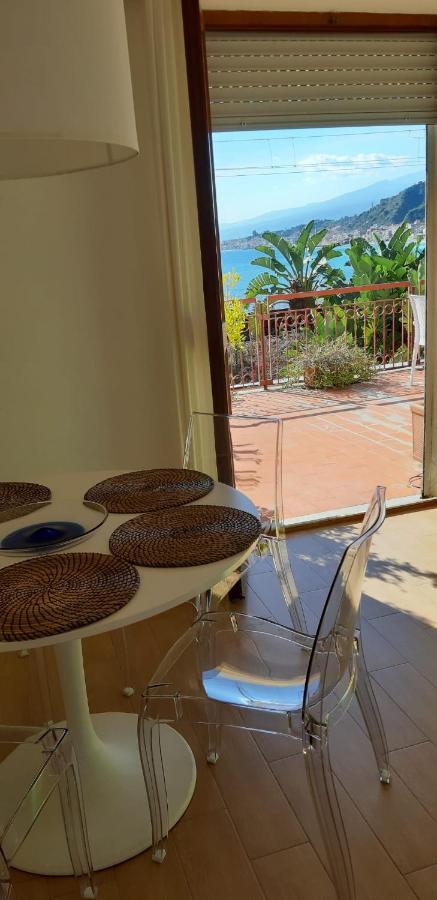 White Lotus Apartment Taormina Bagian luar foto