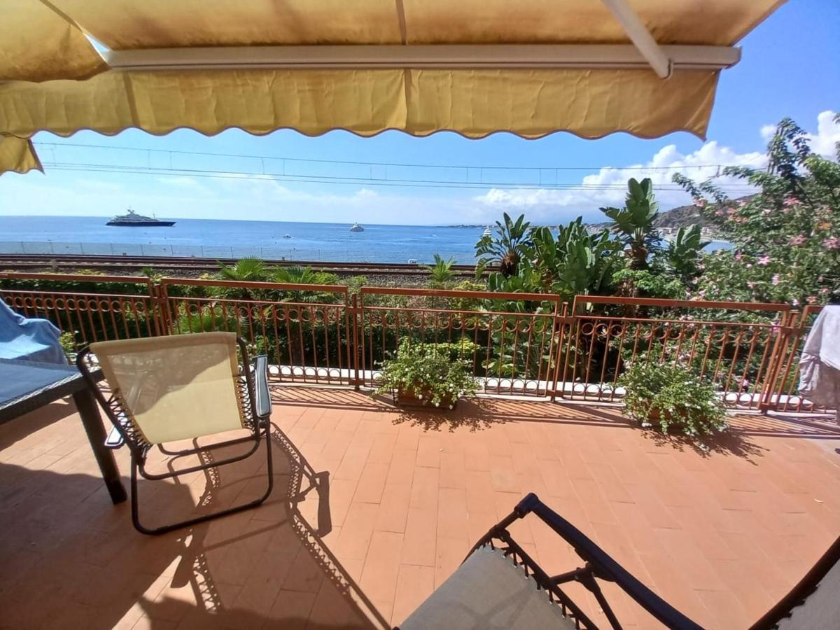 White Lotus Apartment Taormina Bagian luar foto