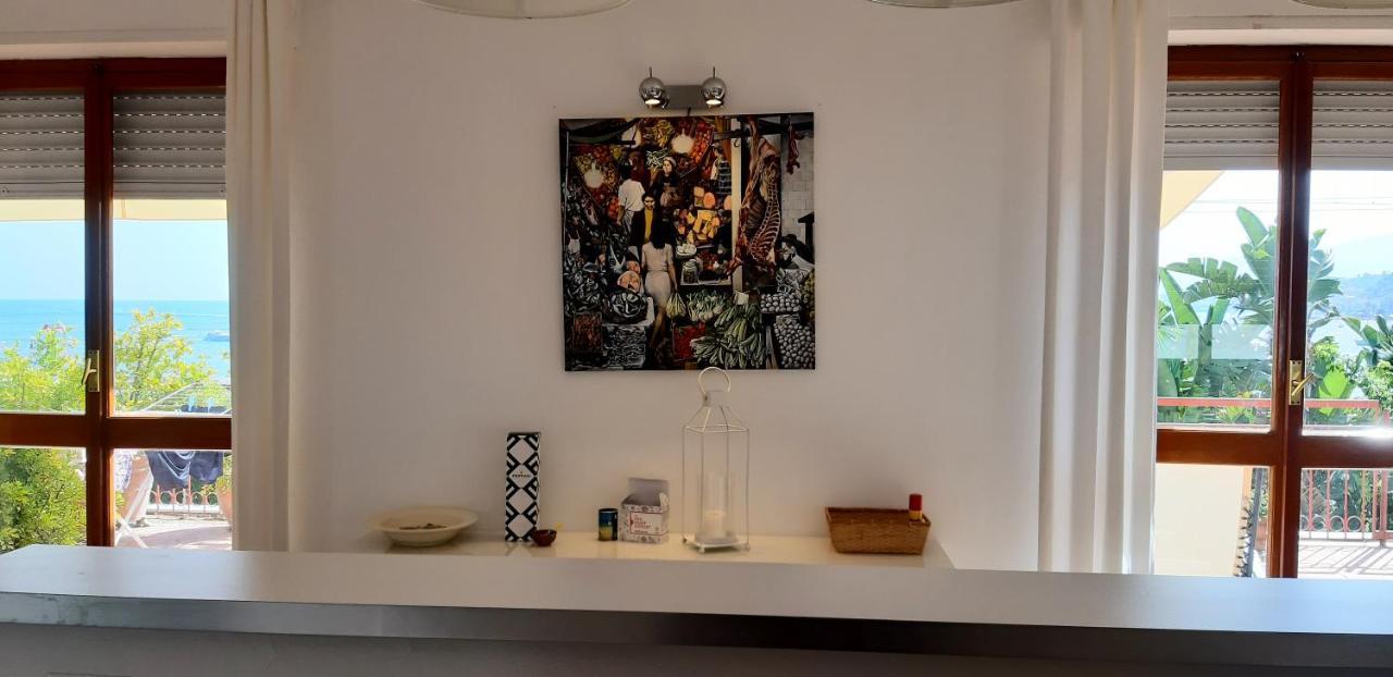 White Lotus Apartment Taormina Bagian luar foto