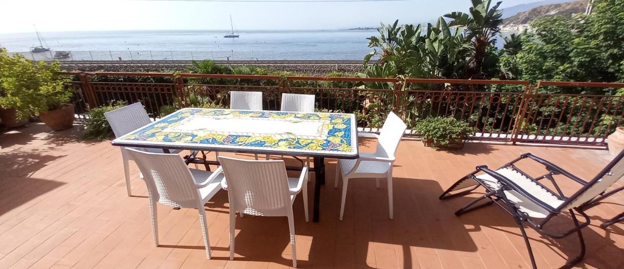 White Lotus Apartment Taormina Bagian luar foto